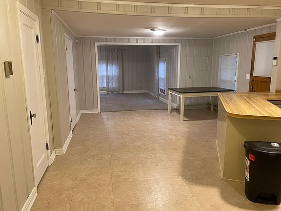 2nd image of 1308 W Arch Ave