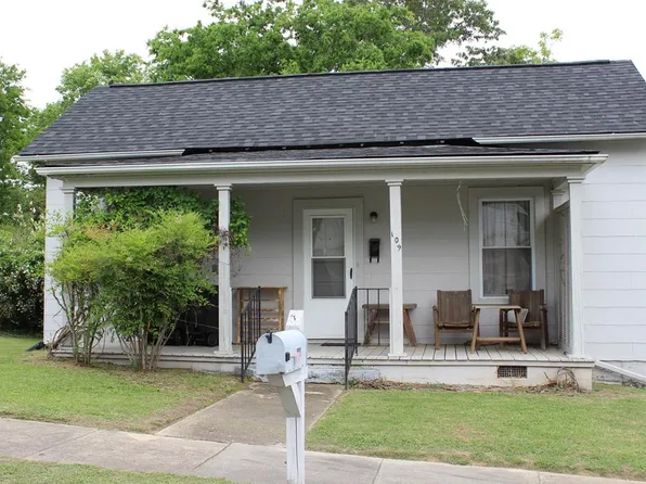 109 Glen Oak Dr, Danville, VA 24541