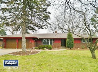 402 Orchard Ave, Oswego, IL