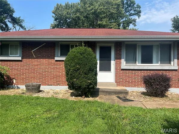 11715 Larimore Rd, Saint Louis, MO 63138