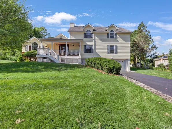 4 Applesauce Lane, Wappingers Falls, NY 12590