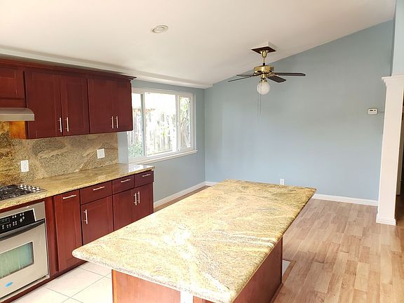 4th image of 13450 Ward Way