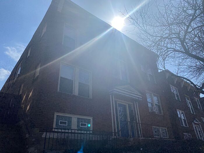 1st image of 1 S Broadway #3702-1N