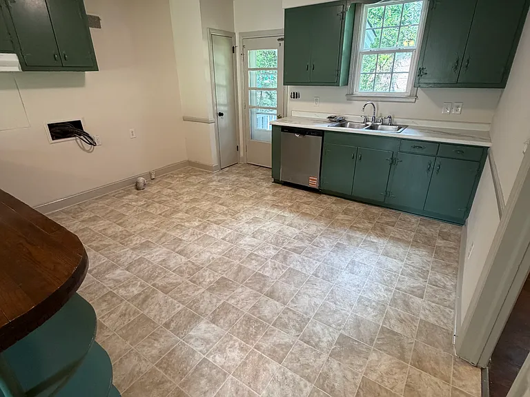 New appliances will be provided by landlord