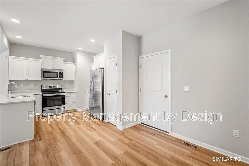 3 bed, 2.5 bath, 1773 sqft, $1,975 — Photo 1