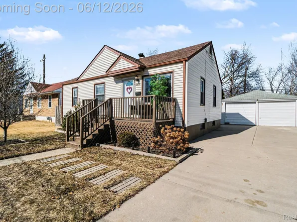 16429 Frazho Rd, Roseville, MI 48066