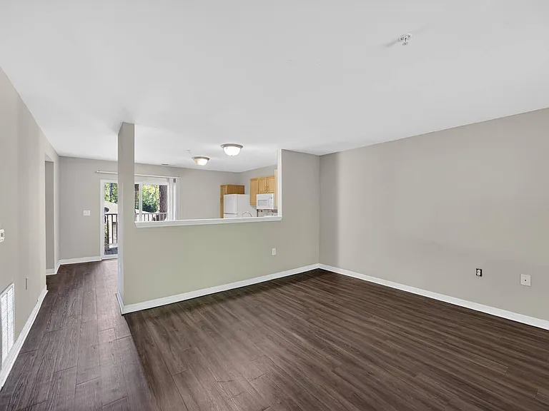 Pinecrest Greene — Photo 25