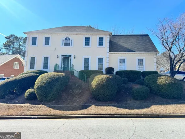 9220 Mackinac Dr, Johns Creek, GA 30022