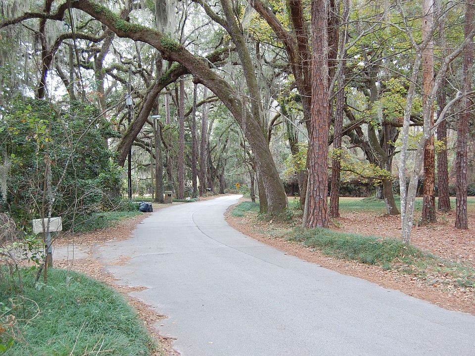 Inbound View of Acosta Road