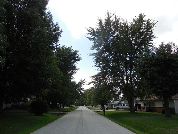 4th image of 106 Grand Prairie Dr