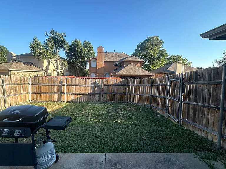 1752 Crescent Creek Ln — Photo 31