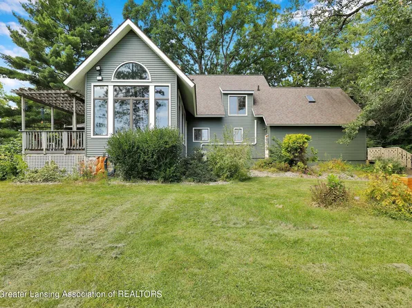 15425 Roepke Rd, Gregory, MI 48137