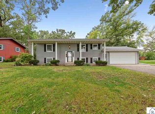 40499 520th St, North Mankato, MN 56003