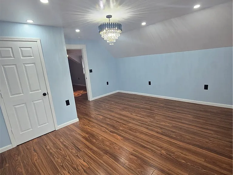 517 Goodyear Ave — Photo 5