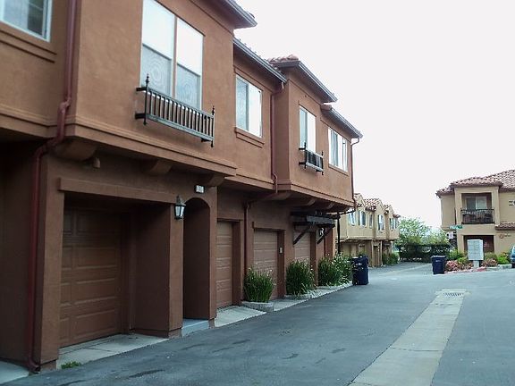 5th image of 57 Meritage Cmn Unit 203