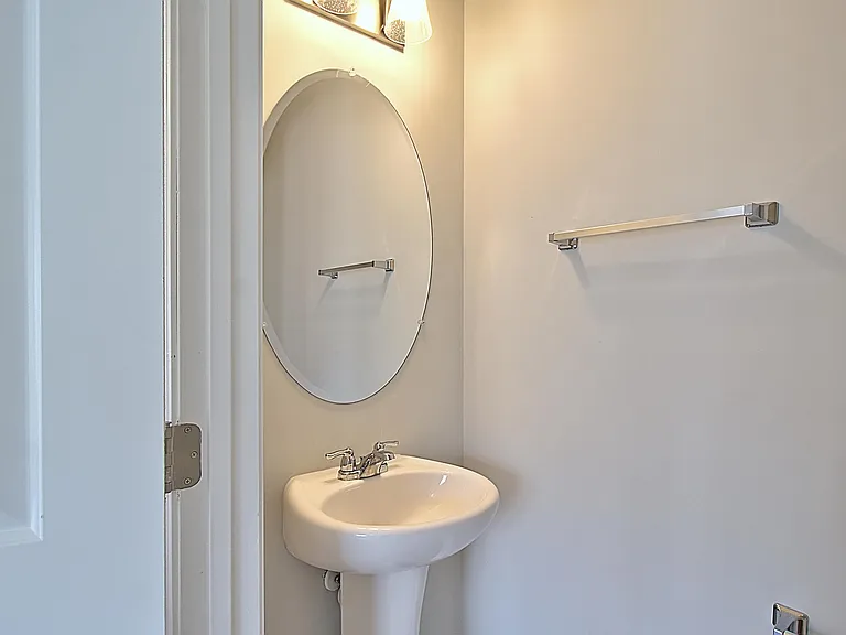 554 Fairview Cir — Photo 6