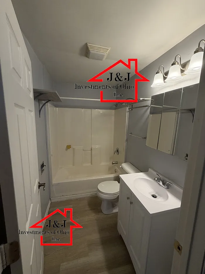 2 bed, 1.0 bath, $1,100 — Photo 4