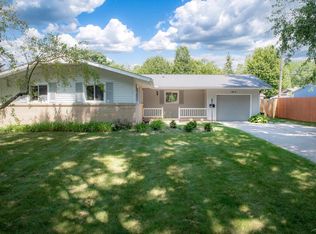 1915 Ivy Ln, Midland, MI 48642