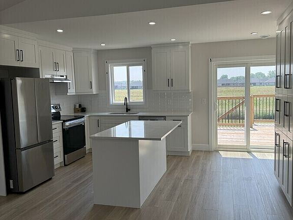 3rd image of 97 Kingsbridge Dr