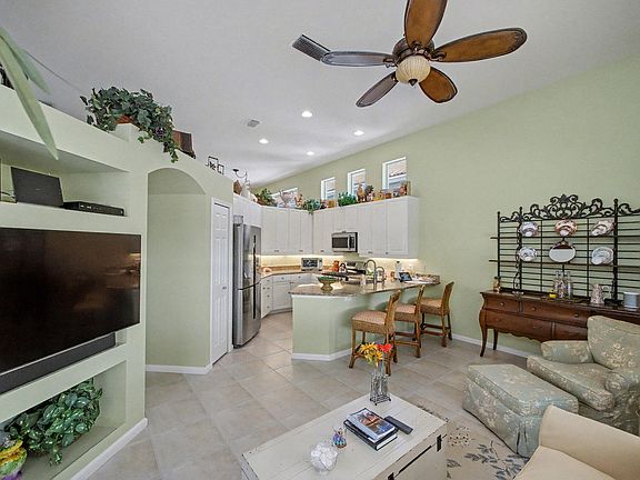 5th image of 207 Sunset Bay Court