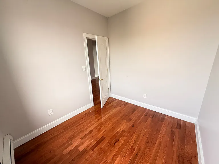 6122 Monroe Pl #17R — Photo 4