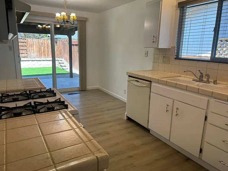 3072 Meadowlands Dr — Photo 6