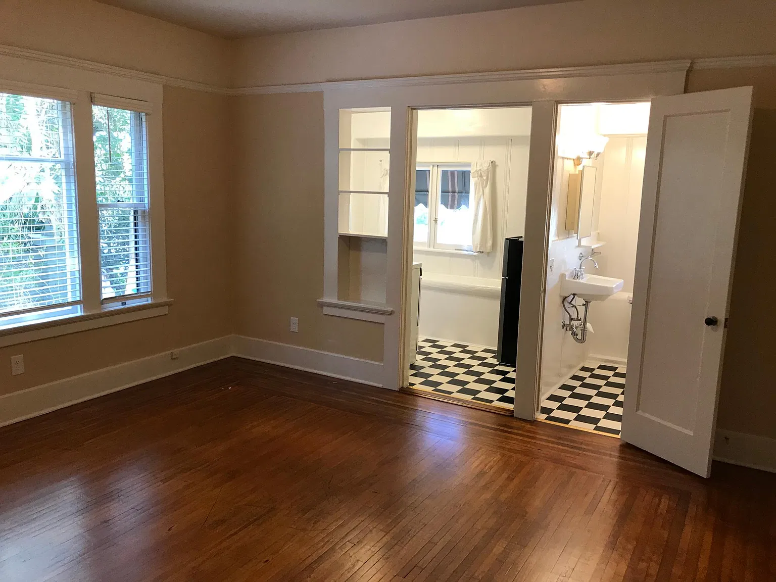 Studio, 400 sqft, $1,625 — Photo 4