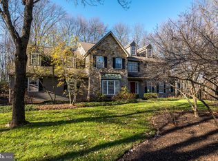123 Oxford Ln, North Wales, PA 19454
