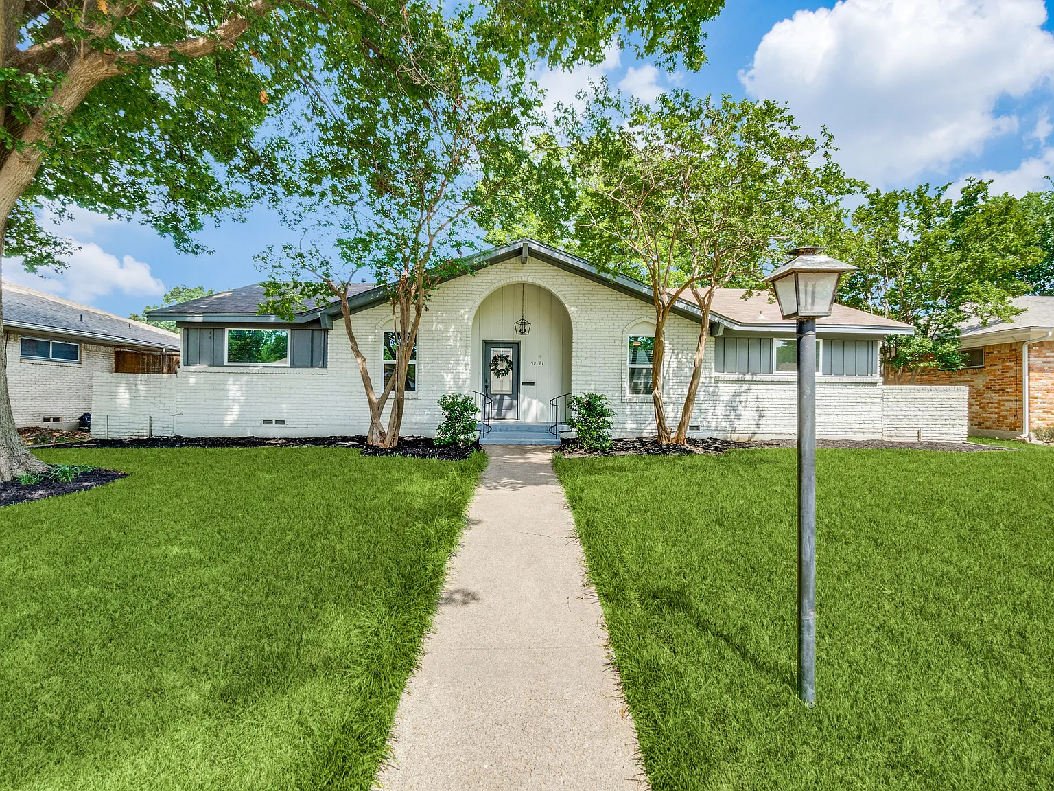 4 bed, 1932 sqft, $2,850 — Photo 2