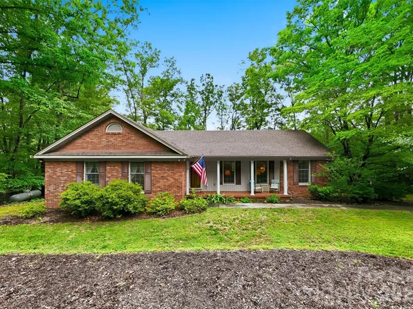 104 Laurelwood Dr, Morganton, NC 28655