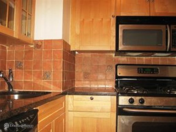 3rd image of 300 E 40th St APT 7N