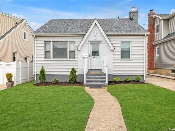 1018 Rosegold Street, Franklin Square, NY 11010