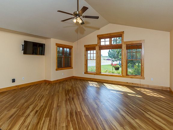 4th image of 101 Jefferson Ct