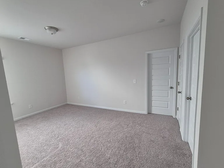 618 Blaven St — Photo 6