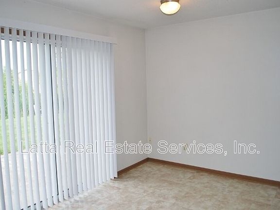5th image of 1120 Dean Dr