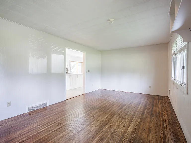 26 Clearview Ave — Photo 5