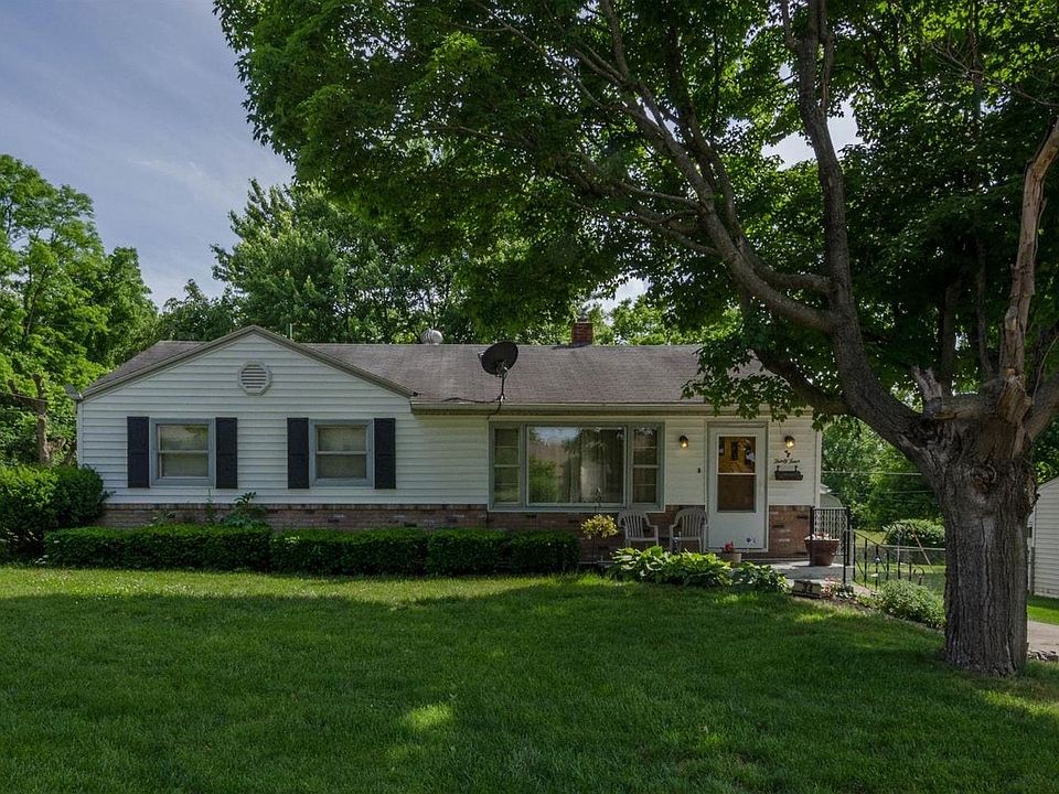 1st image of 34 Bryant Ave