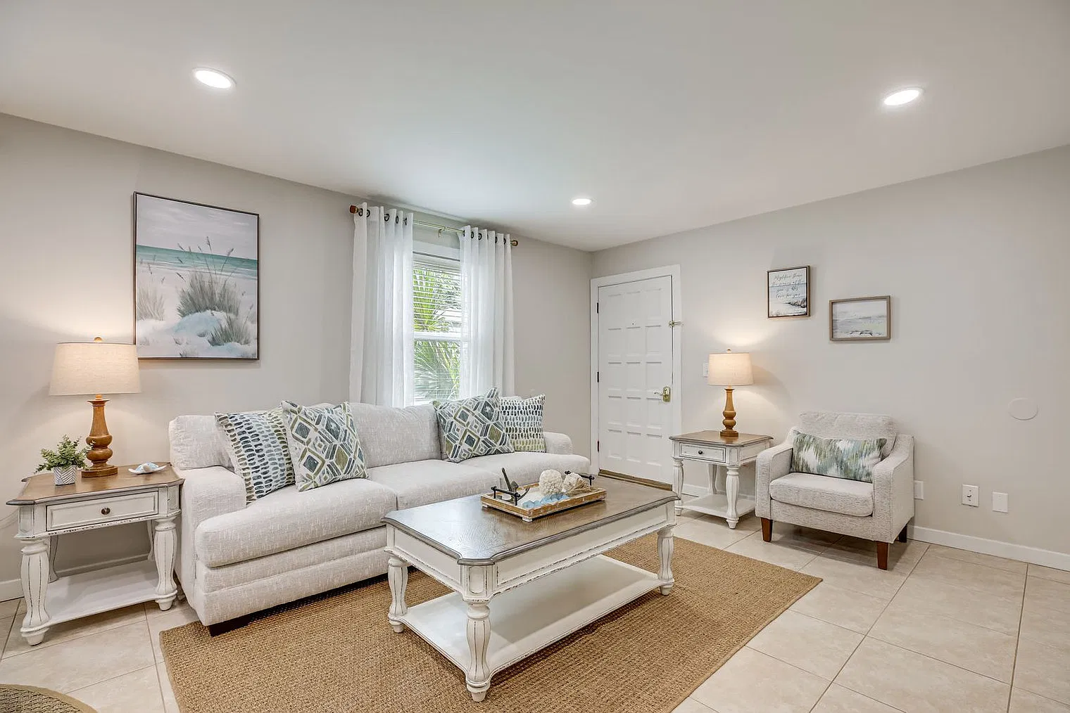 1 bed, 1.0 bath, 645 sqft, $2,894 — Photo 2