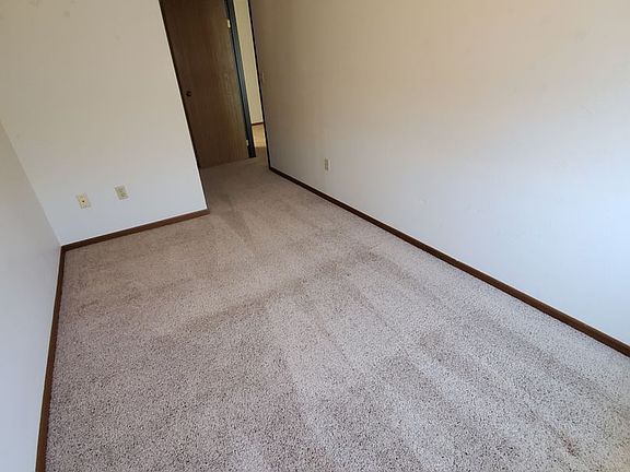 5th image of 603 1st Ave NW #201