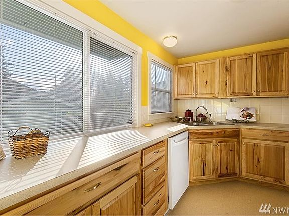 4th image of 6620 87th St SW