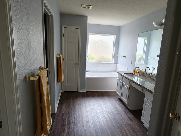 14123 Curry Creek Ln — Photo 33