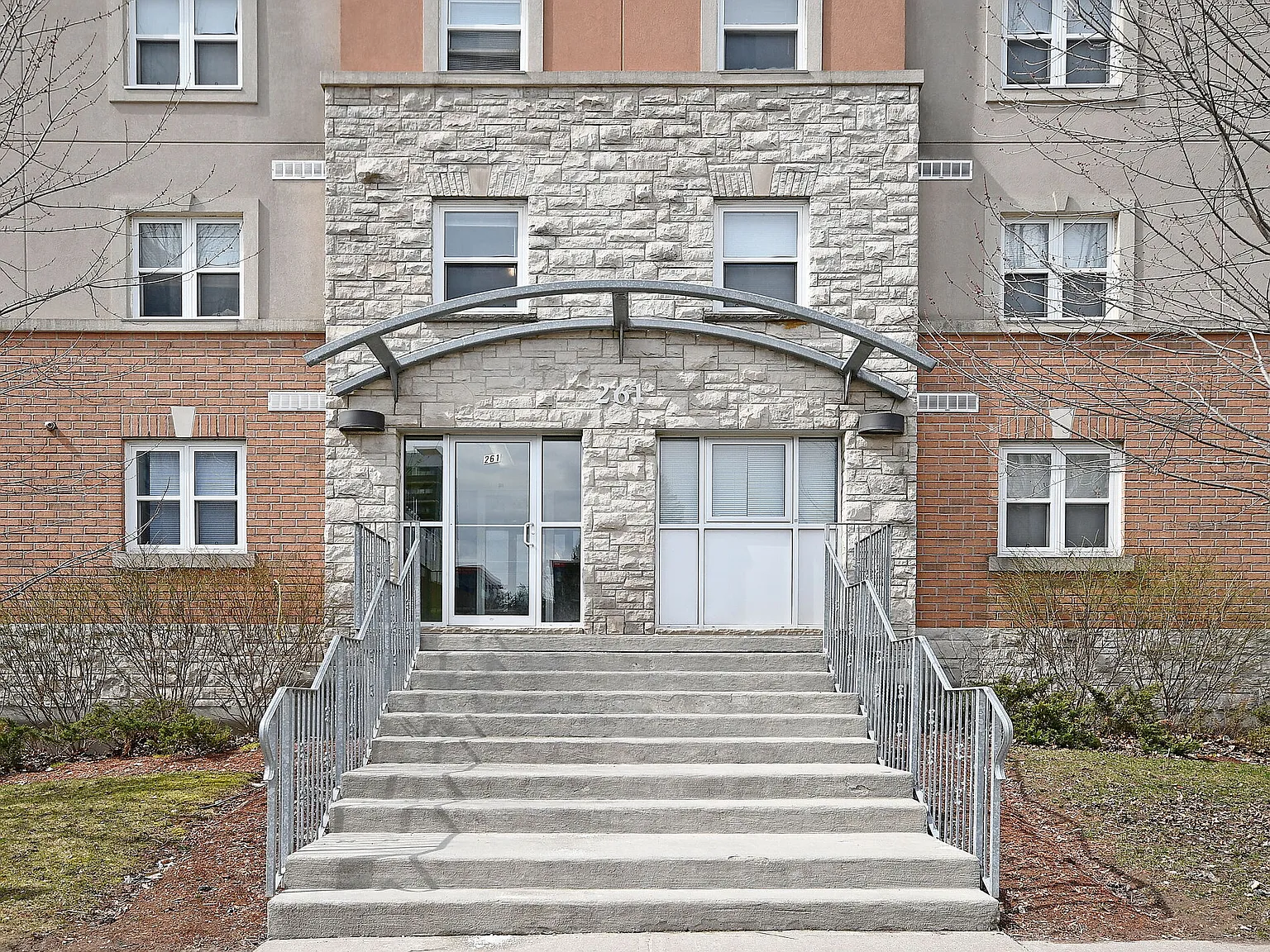 261 Lester Street Waterloo — Photo 2