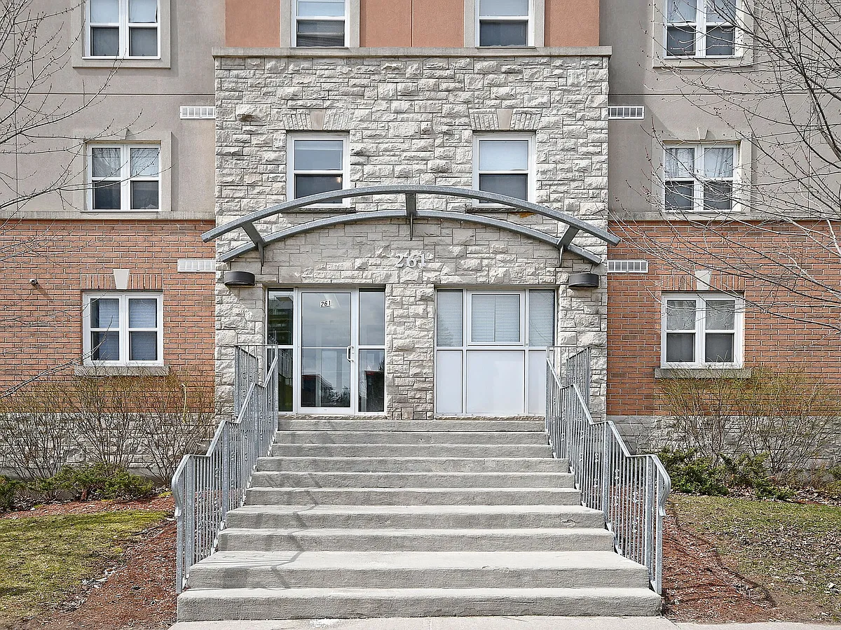 Building Photo - 261 Lester St #401-5