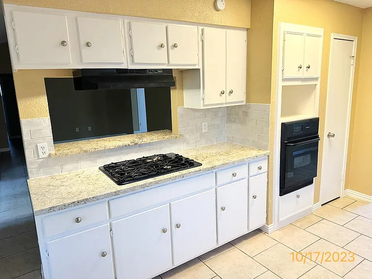 12210 Roandale Dr — Photo 8