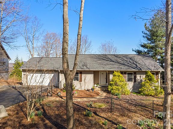 3rd image of 405 Glen Echo Cir