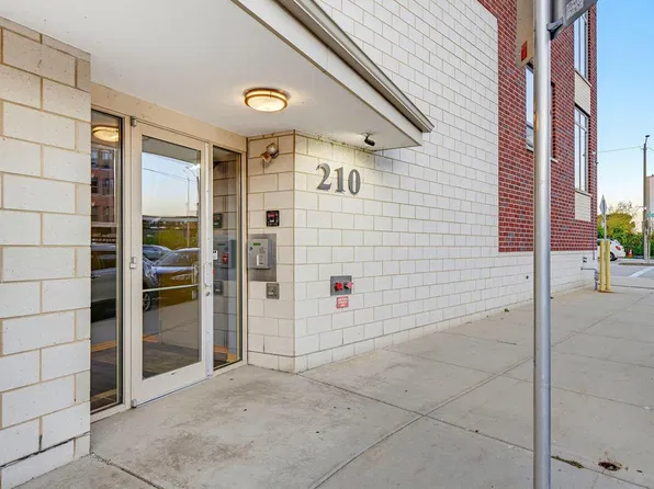 210 S Water STREET #220, Milwaukee, WI 53220