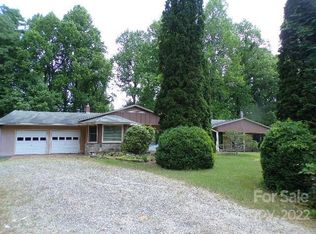 825 Frost Rd, Saluda, NC 28773