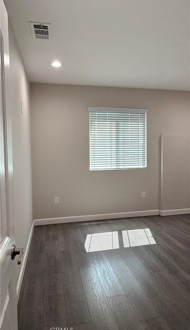 2 bed, 700 sqft, $2,300 — Photo 4