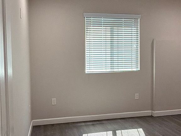 4th image of 11088 Spruce Ave
