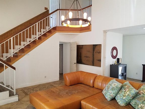 4th image of 9535 SW 148th Avenue Cir E